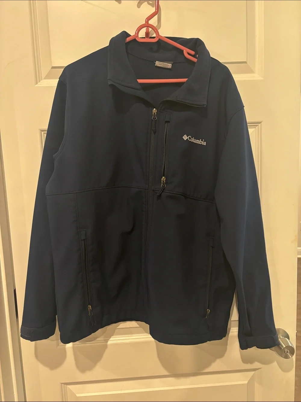 Columbia Navy Blue Softshell Jacket with Zip Pockets